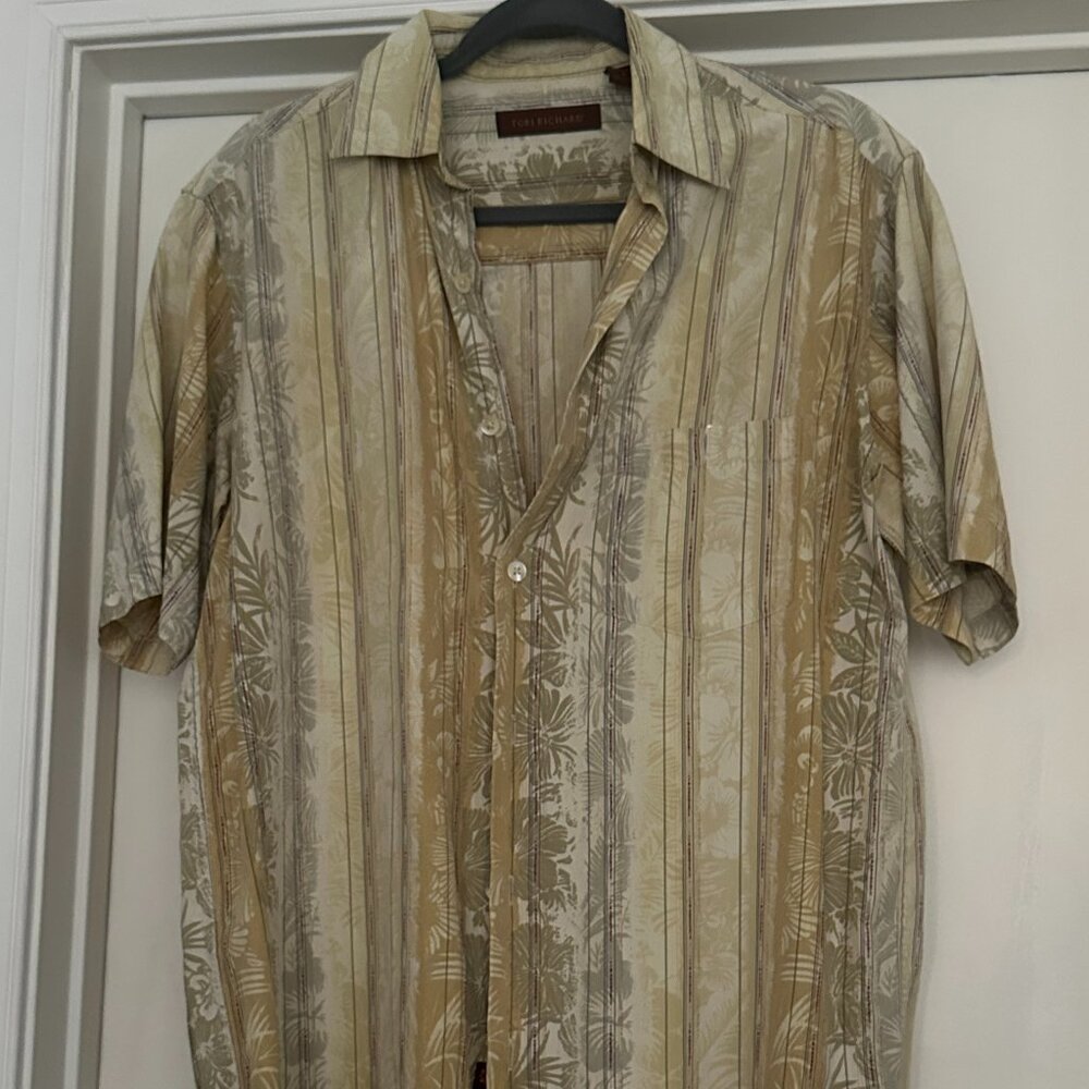 Tori Richard Hawaiian Shirt Men Small Floral Silk Blend Island Aloha Camp Resort